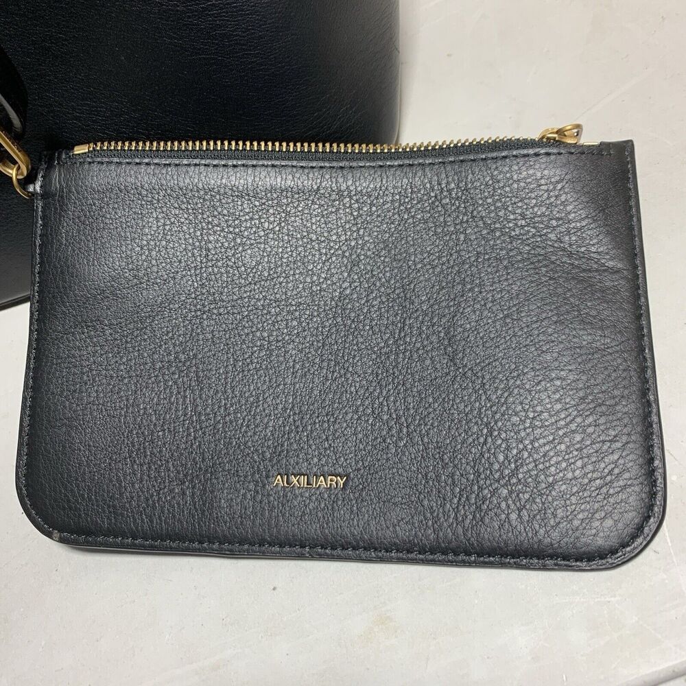 Aritzia Auxiliary Black Leather Tote Bag Purse Carry All + Coin Purse EUC - Picture 12 of 16